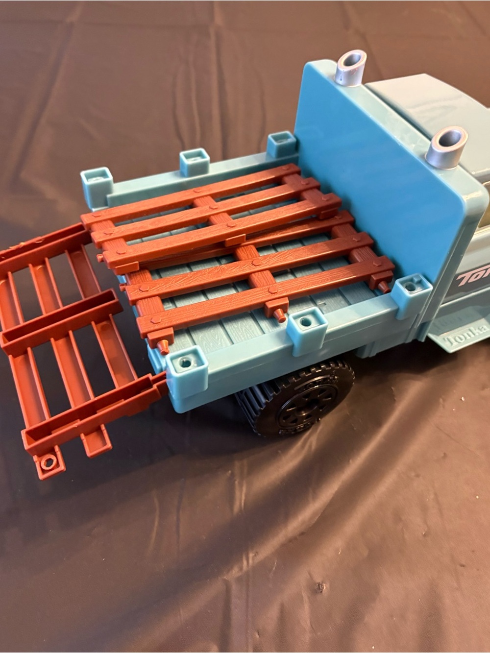Lincoln Logs Cruisin Tonka -Light Blue Stake Bed Truck - Truck only - Picture 9 of 10